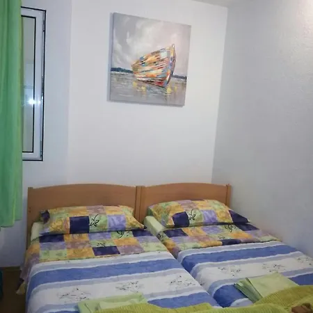 Pearl Apartament *